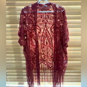 EUC Emerette lace kimono with fringe size small rust color